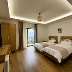 Gle-alb Agrotourism Hotel