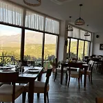 Gle-alb Agrotourism Otel Tepelene