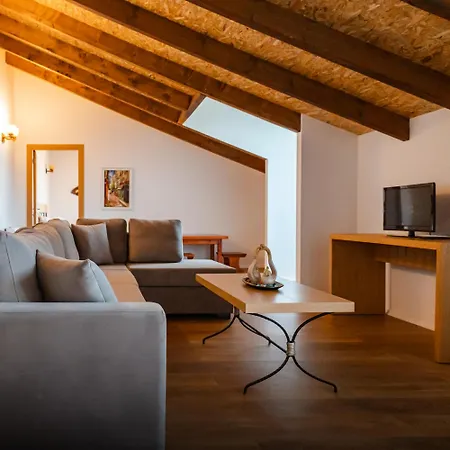 Hotel Gle-alb Agrotourism Tepelene