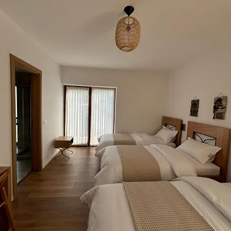 Gle-alb Agrotourism Hotel 4*