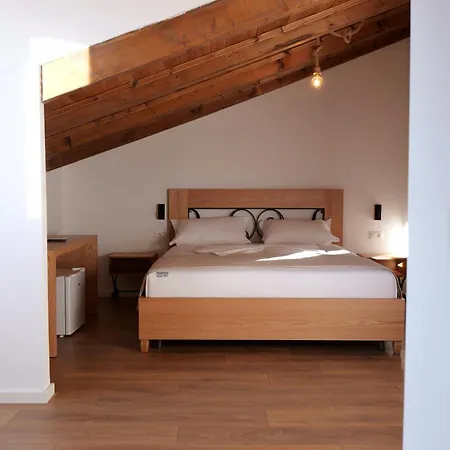 Gle-alb Agrotourism Hotel