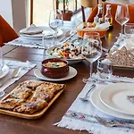 Gle-alb Agrotourism 4* Τεπελένι
