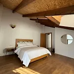 Gle-alb Agrotourism Ξενοδοχείο 4*
