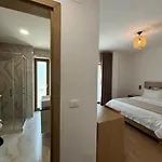 Gle-alb Agrotourism Τεπελένι