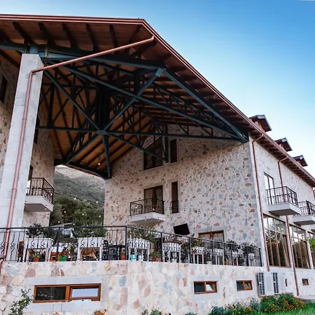 Gle-alb Agrotourism 4* Tepelene