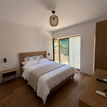 Gle-alb Agrotourism Hotel Tepelene