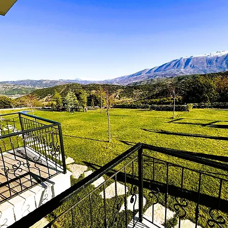 Gle-alb Agrotourism Hotel 4*