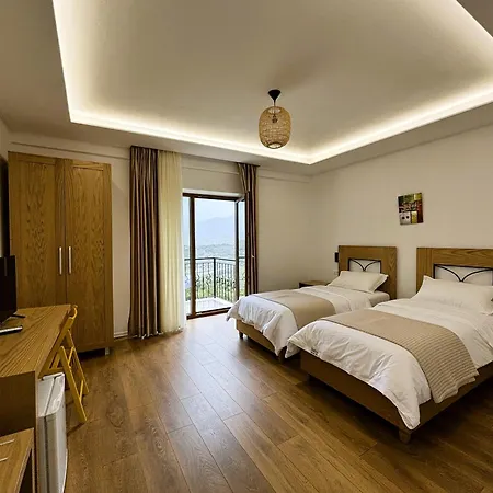 Gle-alb Agrotourism Hotel