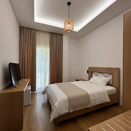 Gle-alb Agrotourism Hotel