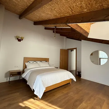 Gle-alb Agrotourism Hotel 4*