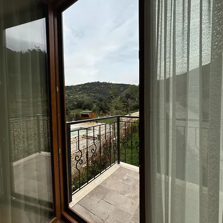 Gle-alb Agrotourism Hotel 4*