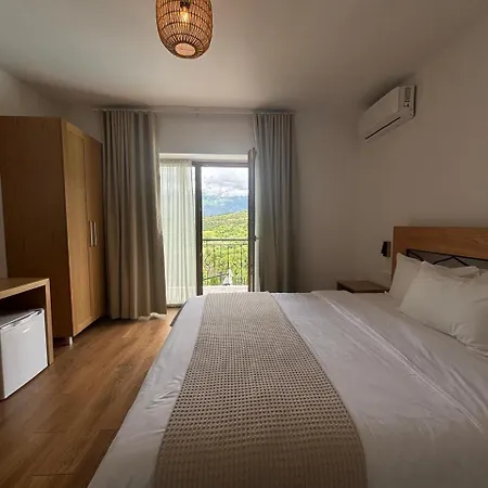 Gle-alb Agrotourism Hotel Tepelene
