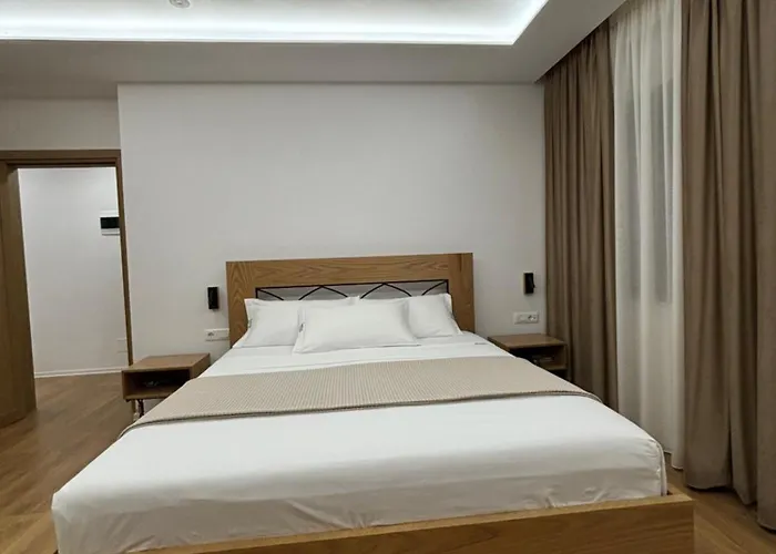 Gle-alb Agrotourism 호텔 4*
